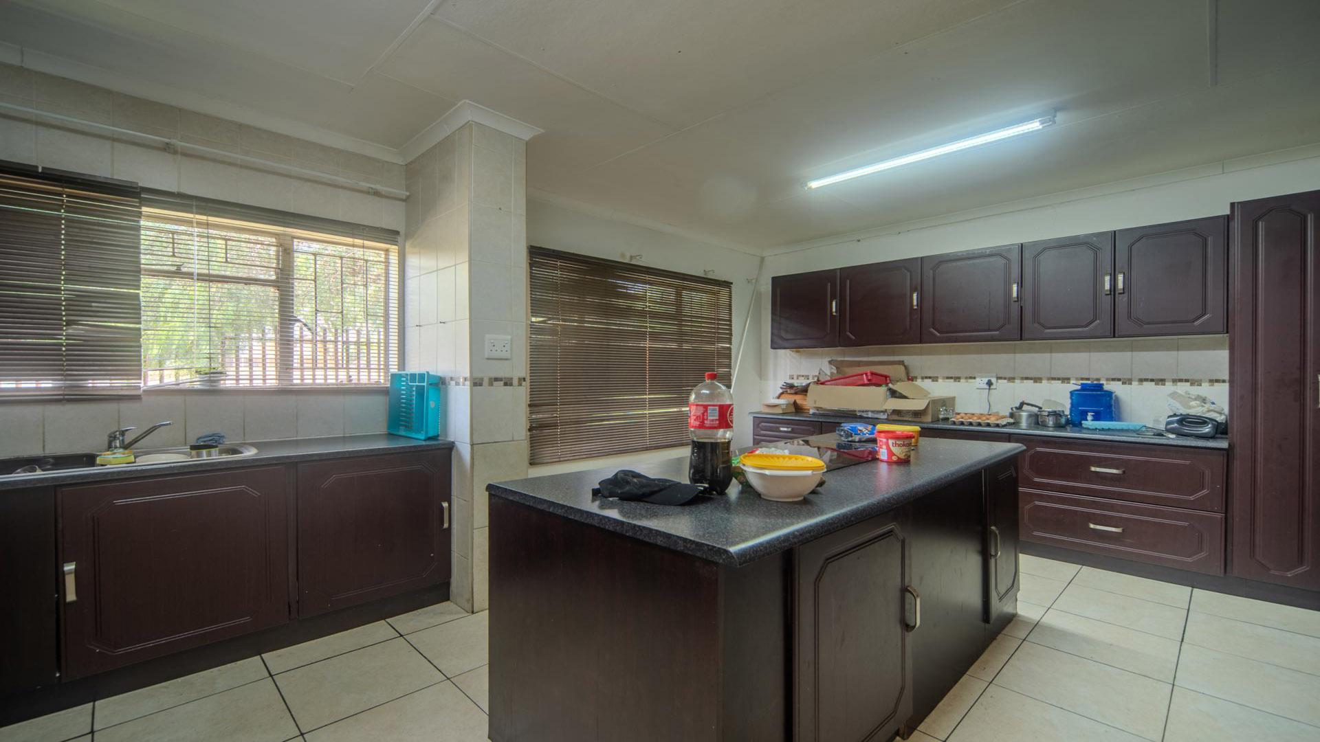 Kitchen of property in Meyerville