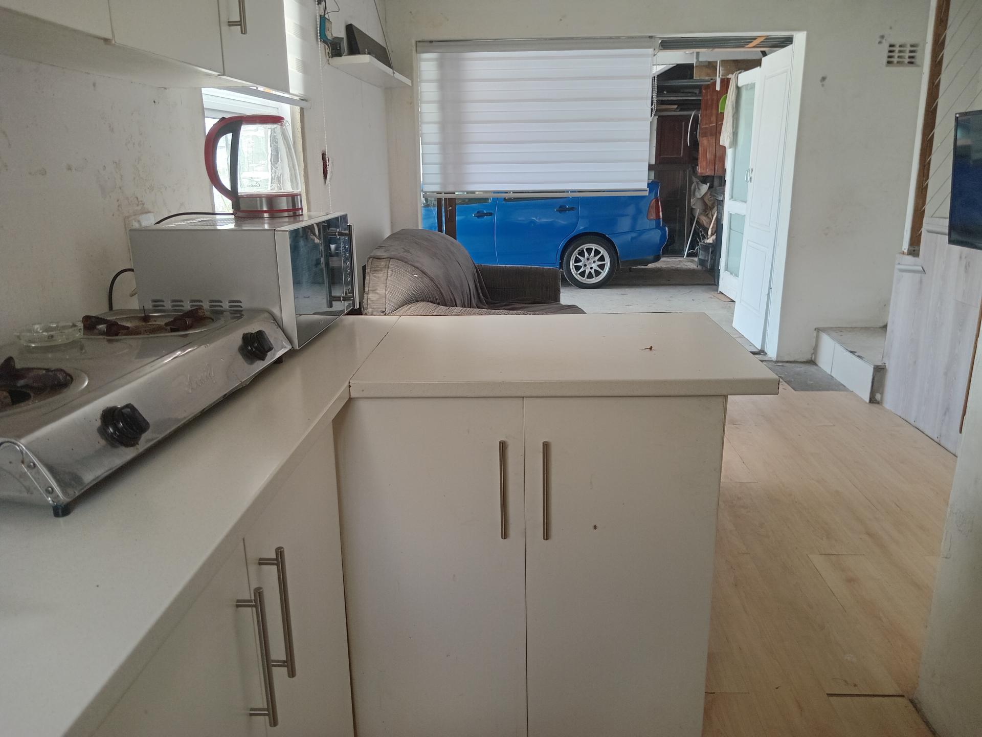  of property in Pelikan Park