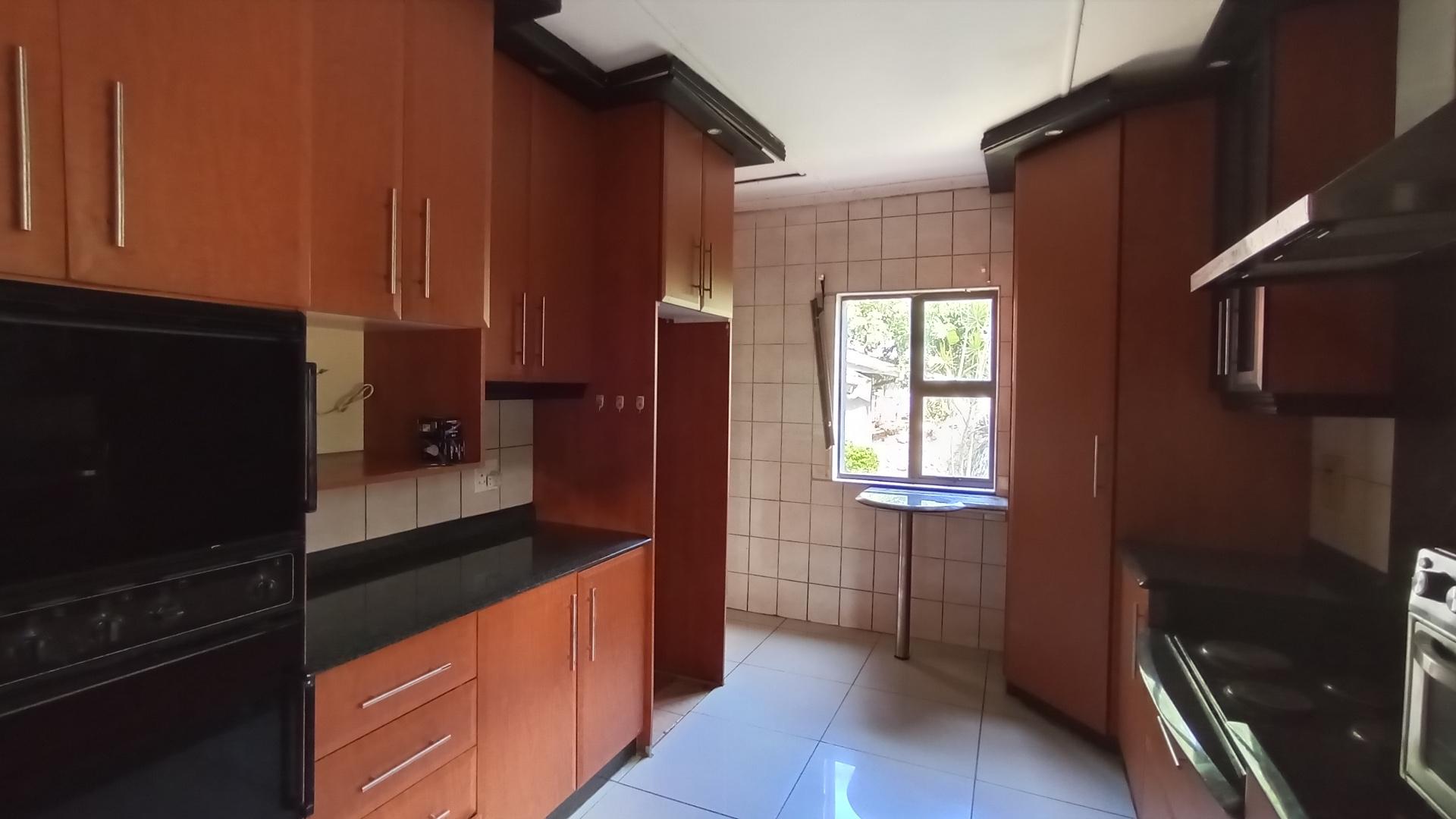 Kitchen - 16 square meters of property in Berea West 
