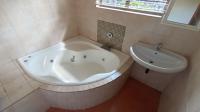 Bathroom 1 - 5 square meters of property in Berea West 