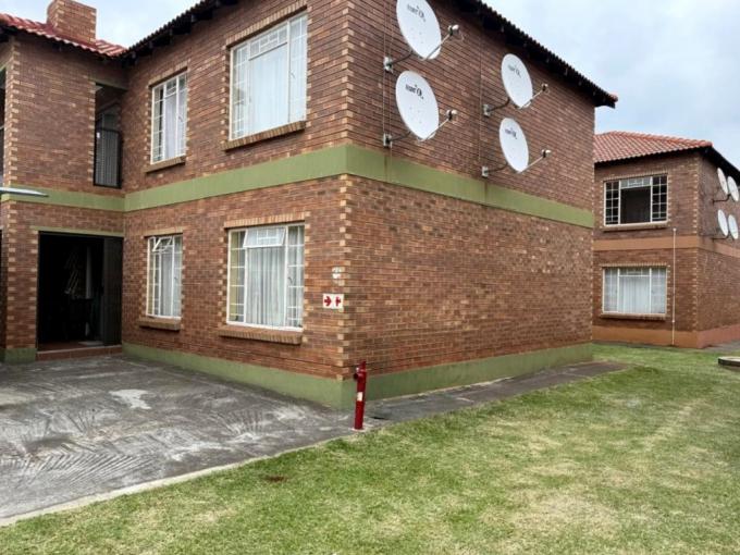 3 Bedroom Apartment for Sale For Sale in Waterval East - MR706597