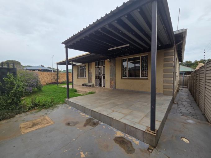 3 Bedroom House for Sale For Sale in Florentia - MR706602