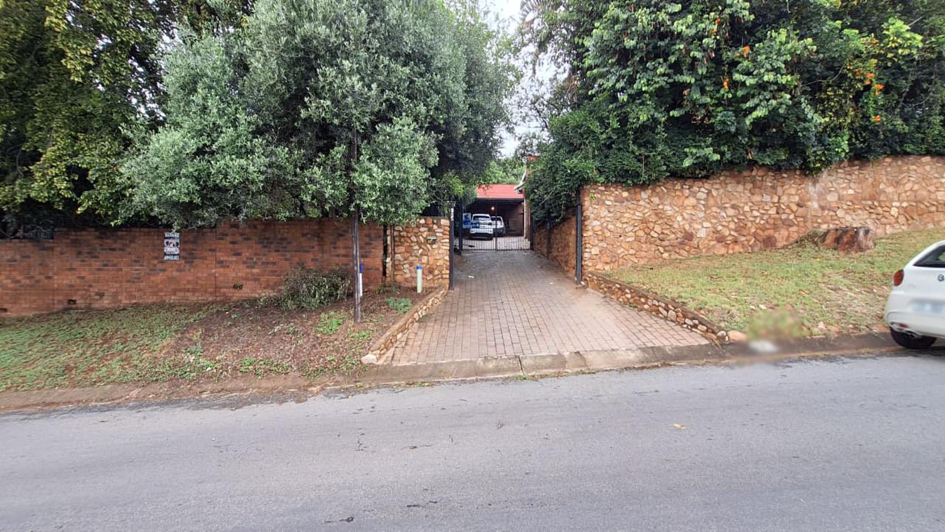 Front View of property in Weltevreden Park