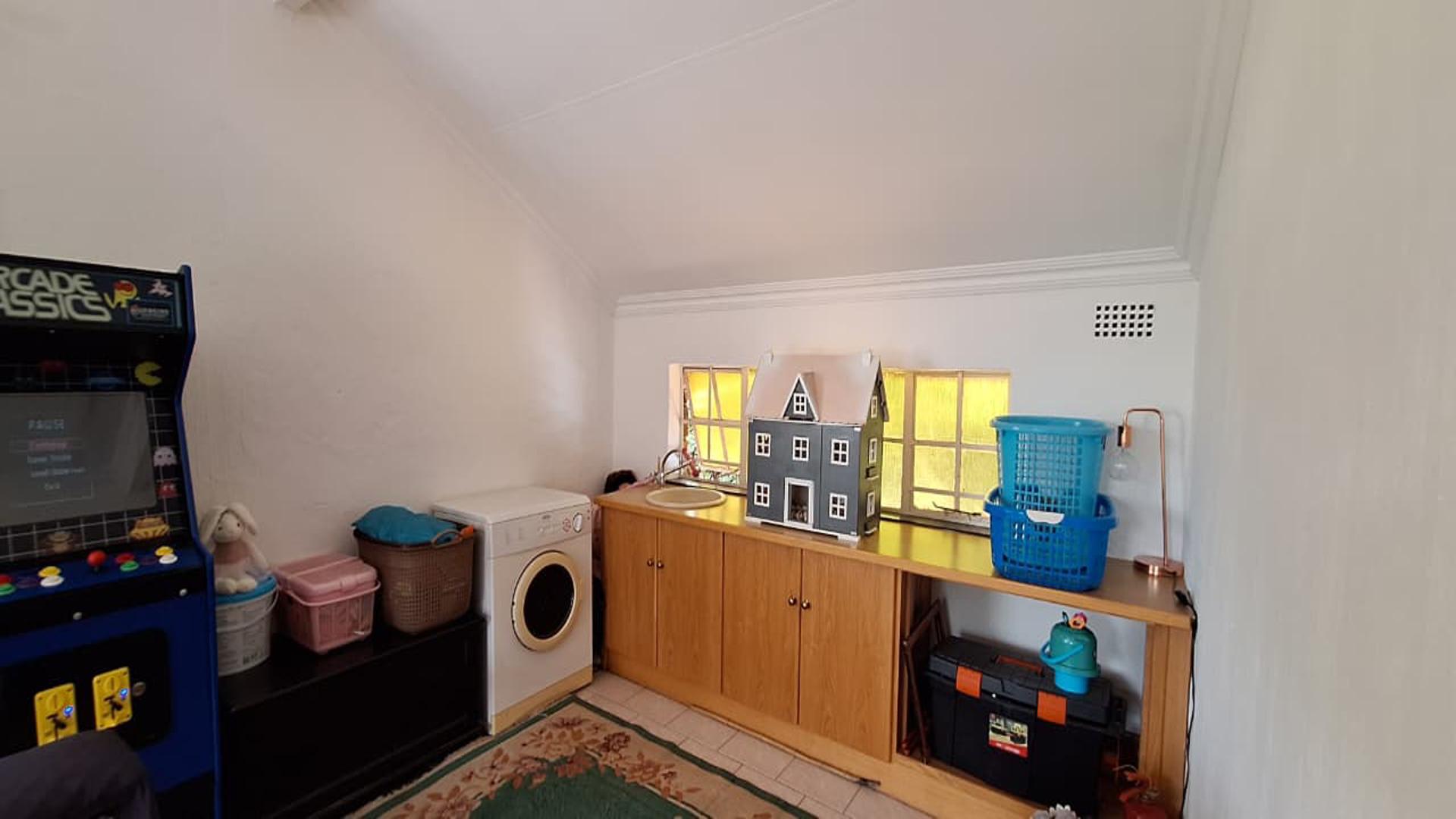 Entertainment - 23 square meters of property in Weltevreden Park