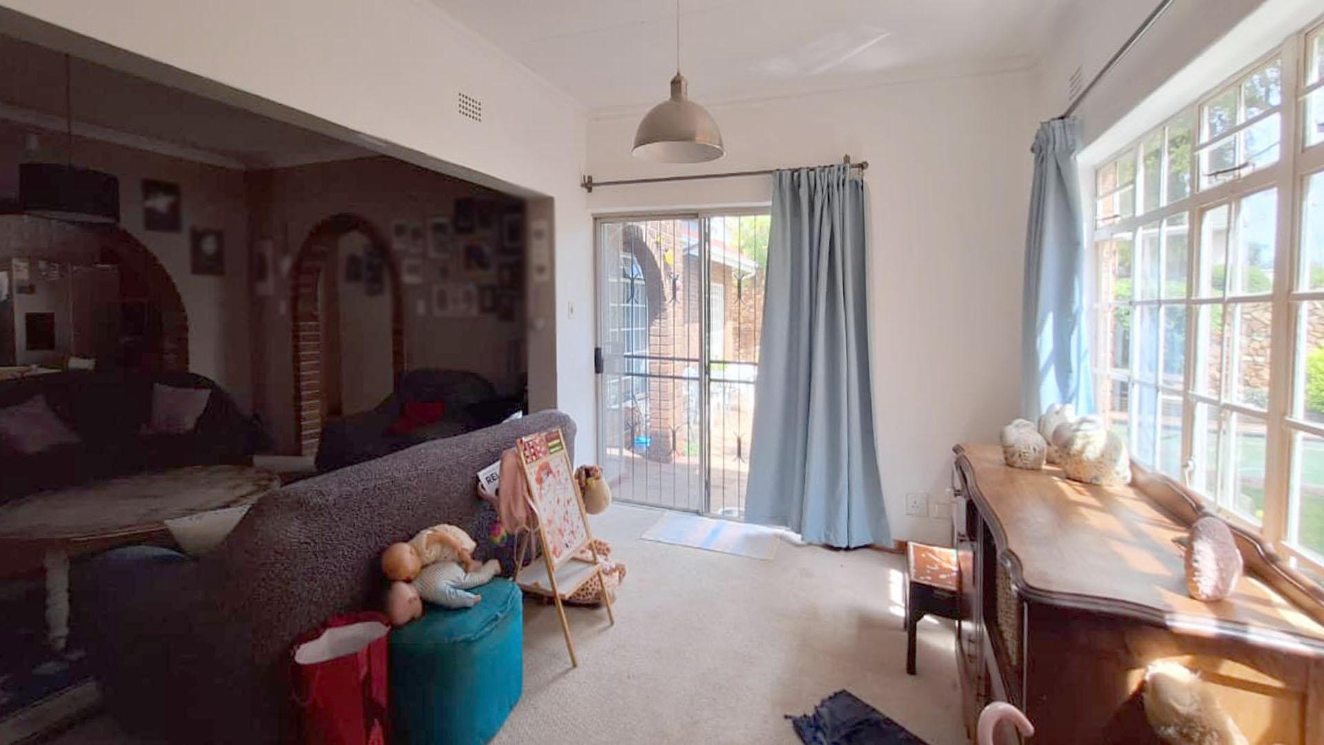 Entertainment - 23 square meters of property in Weltevreden Park