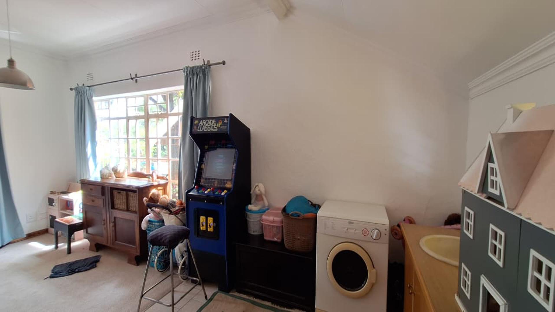 Entertainment - 23 square meters of property in Weltevreden Park