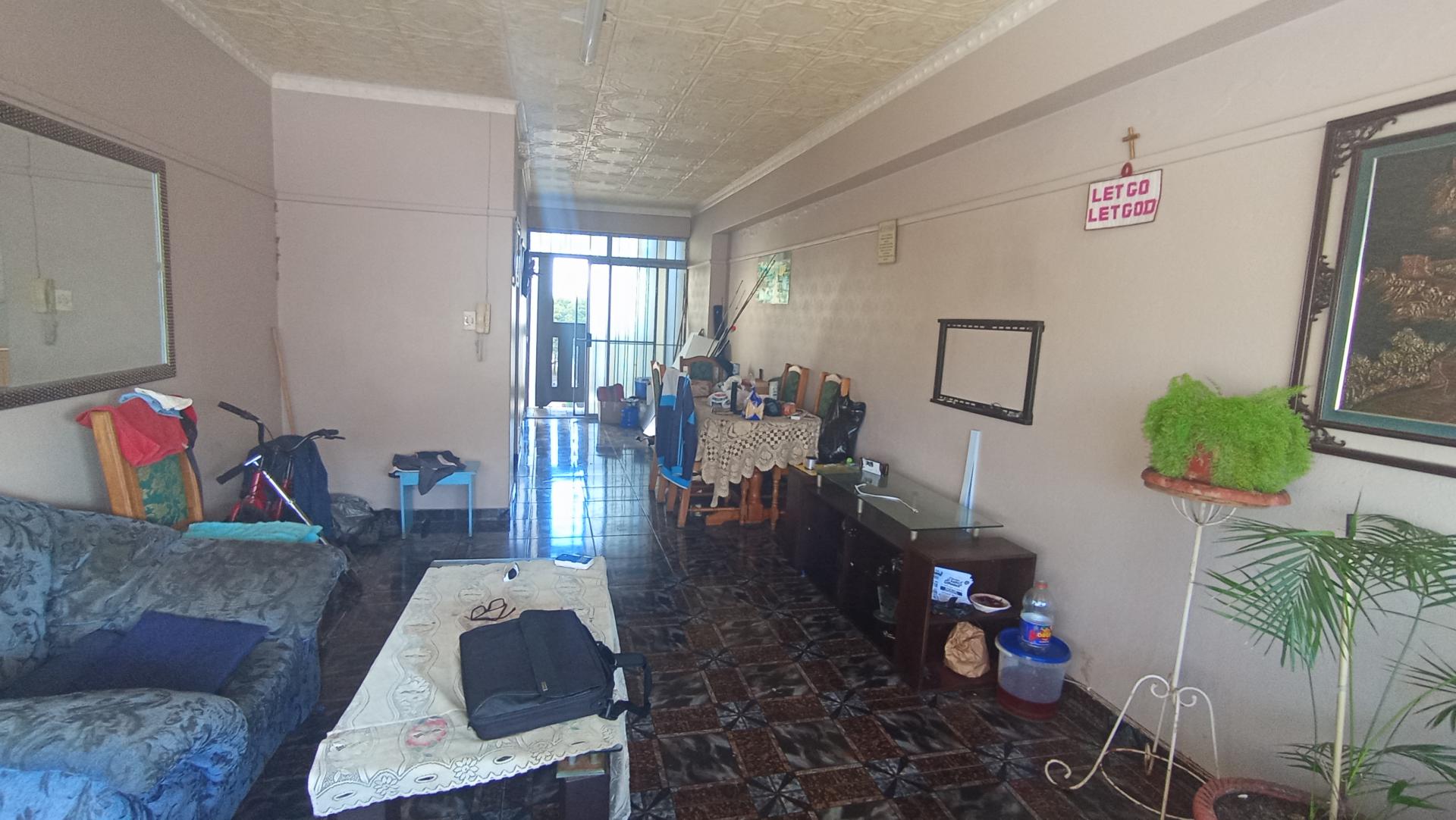 Lounges - 26 square meters of property in North Beach