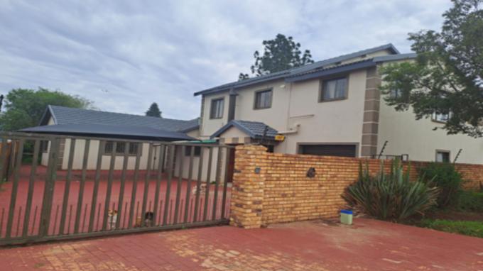 SA Home Loans Sale in Execution 7 Bedroom House for Sale in Pomona - MR706621