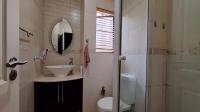 Main Bathroom - 6 square meters of property in Primrose
