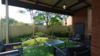 Patio - 16 square meters of property in Equestria
