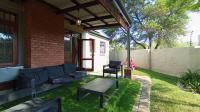 Patio - 16 square meters of property in Equestria