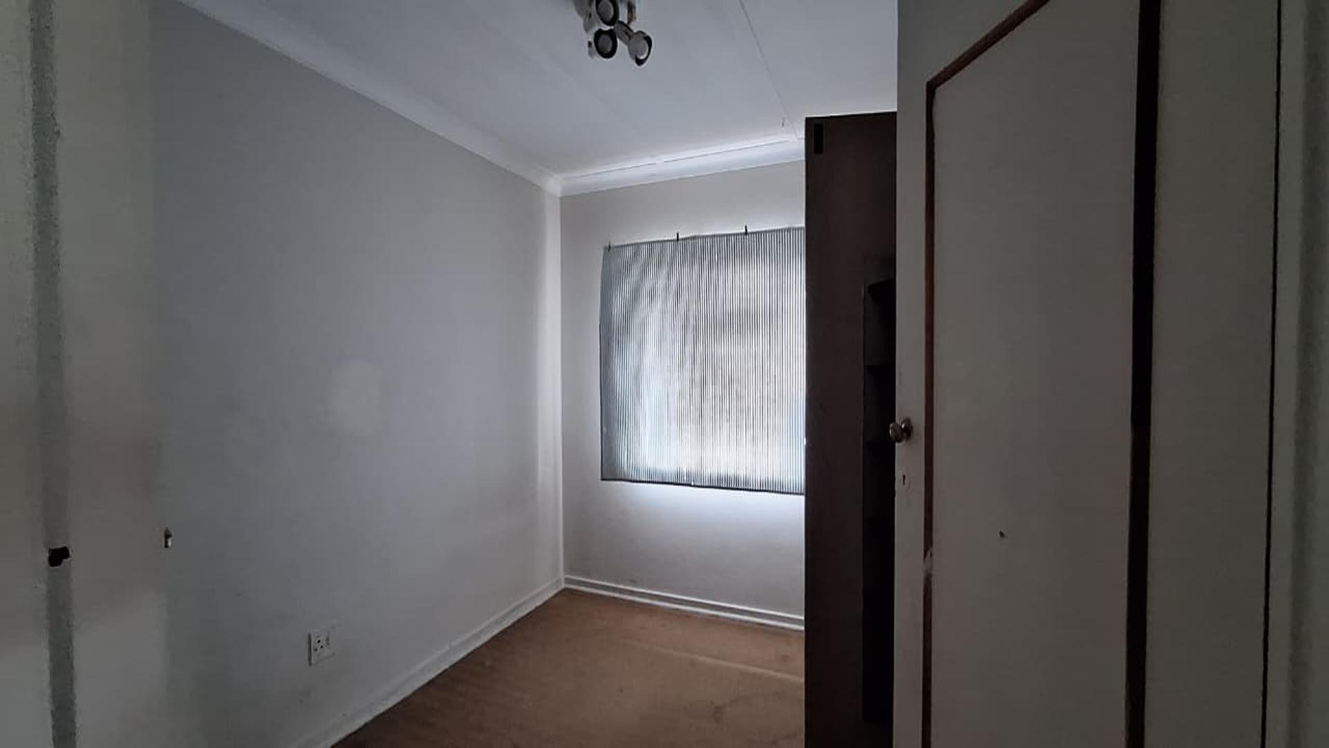 Bed Room 1 - 13 square meters of property in Westdene (JHB)