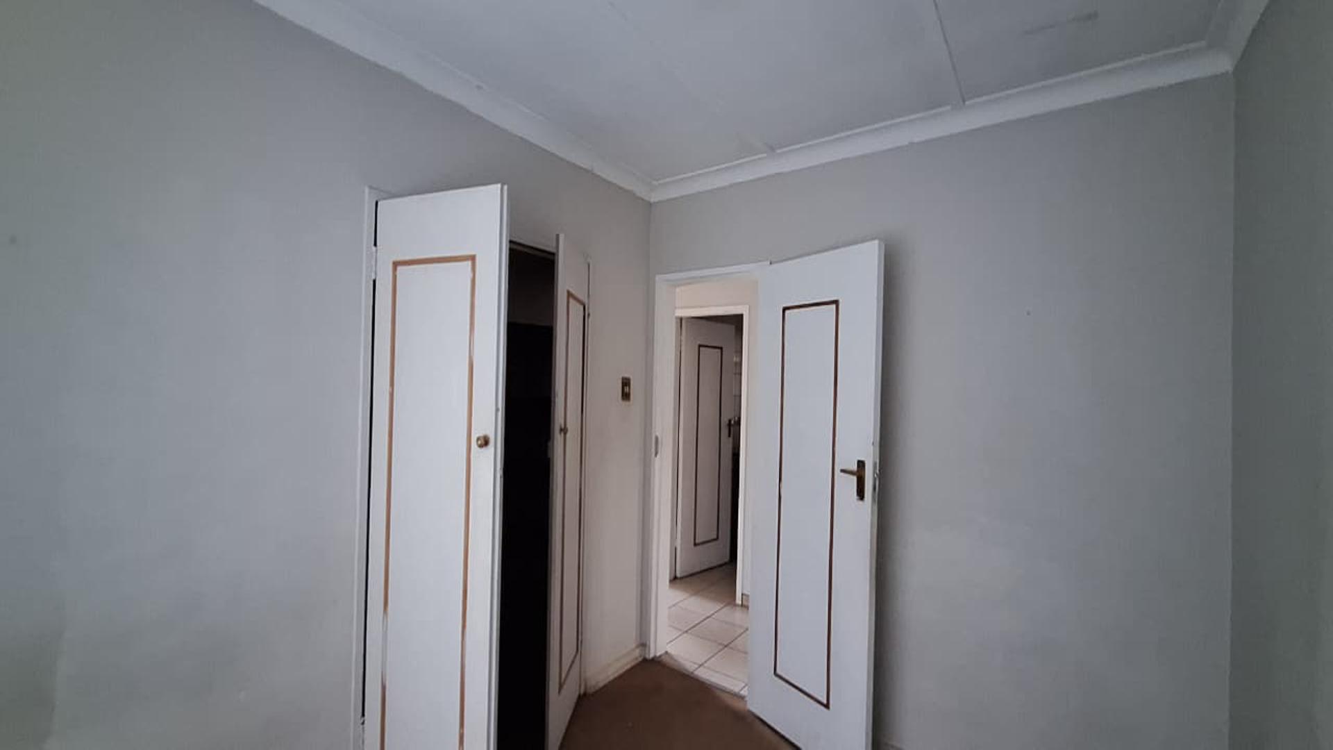 Bed Room 1 - 13 square meters of property in Westdene (JHB)