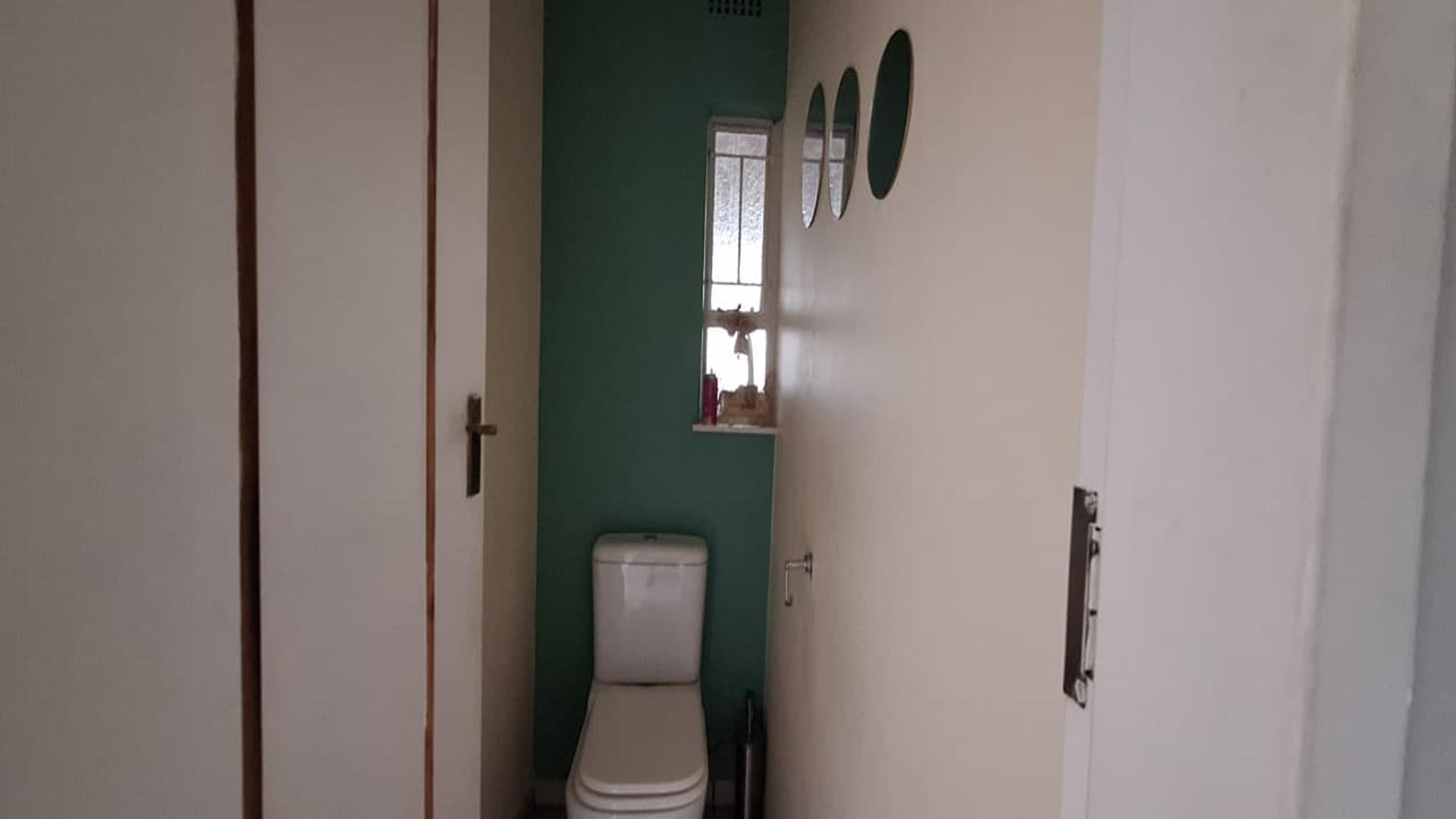 Guest Toilet - 2 square meters of property in Westdene (JHB)
