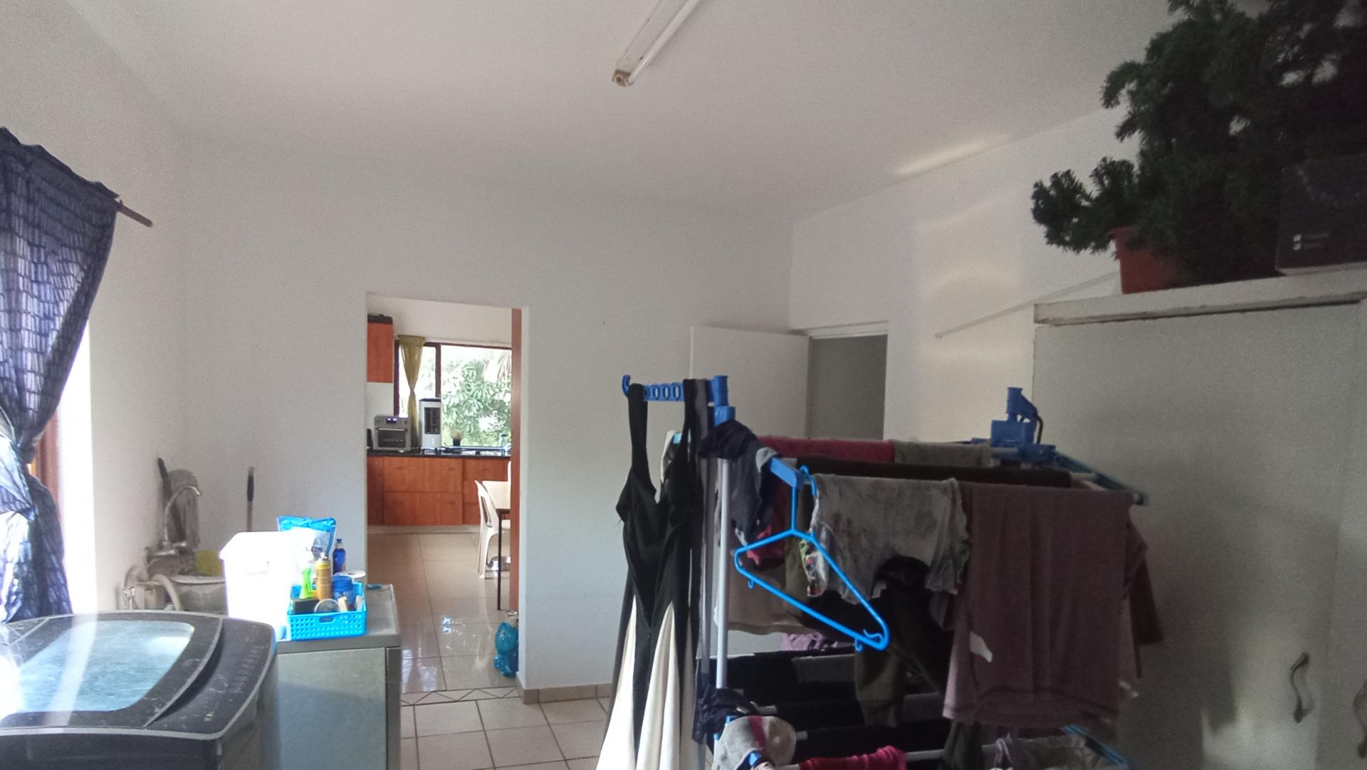 Laundry Room  - 17 square meters of property in Trafalgar