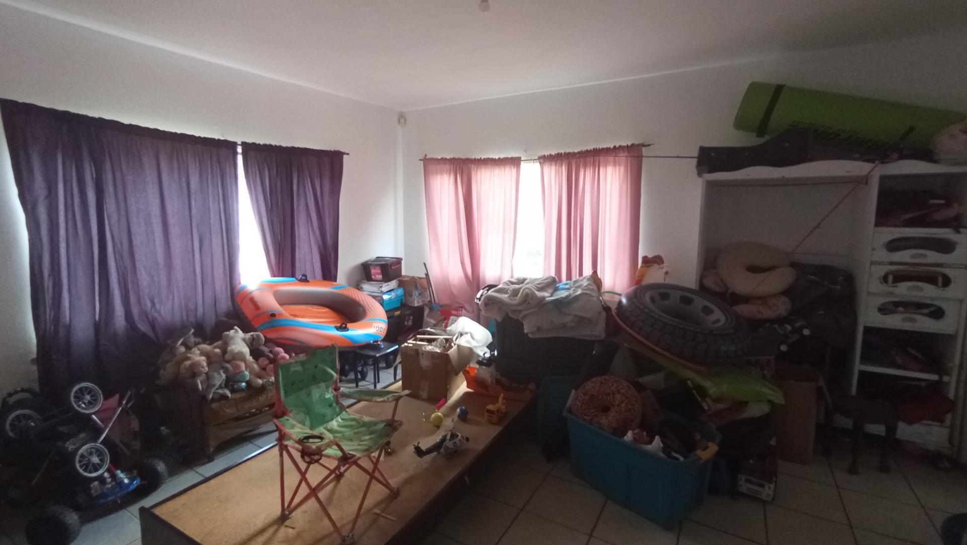 TV Room - 24 square meters of property in Trafalgar