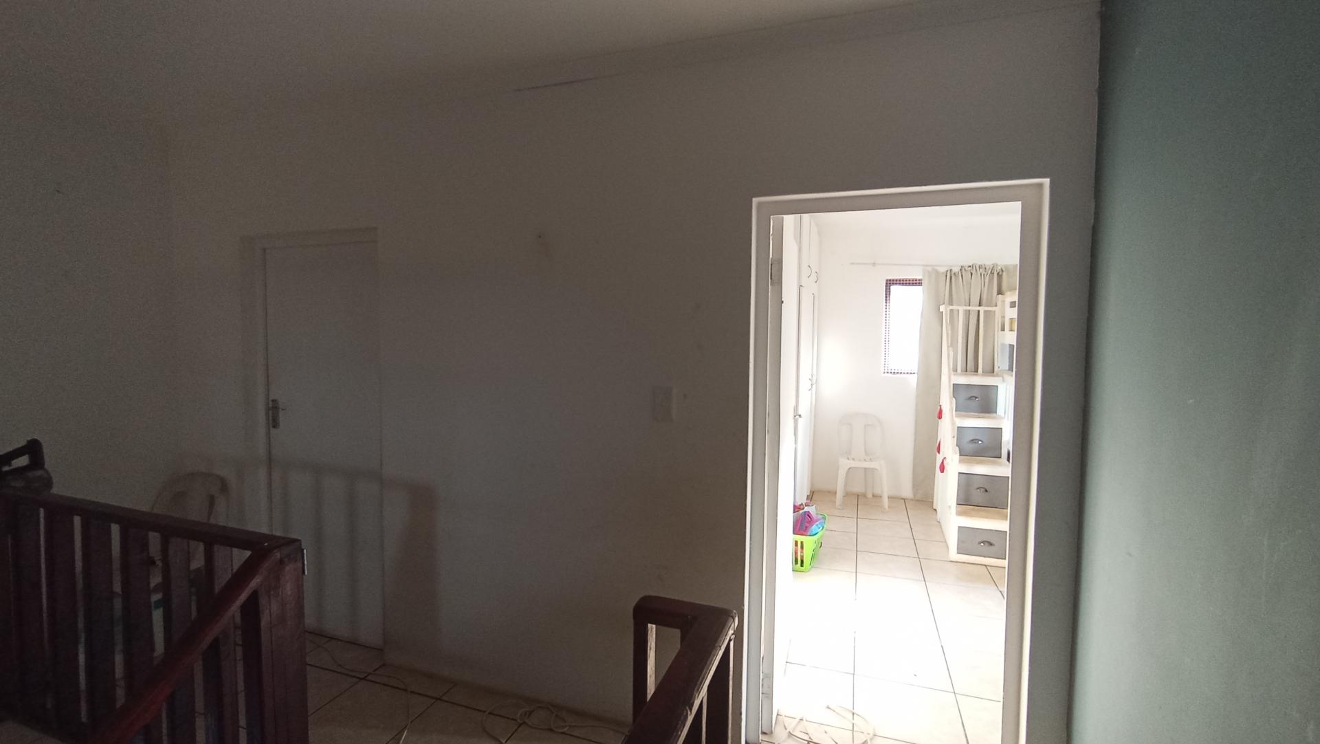 Spaces - 57 square meters of property in Trafalgar