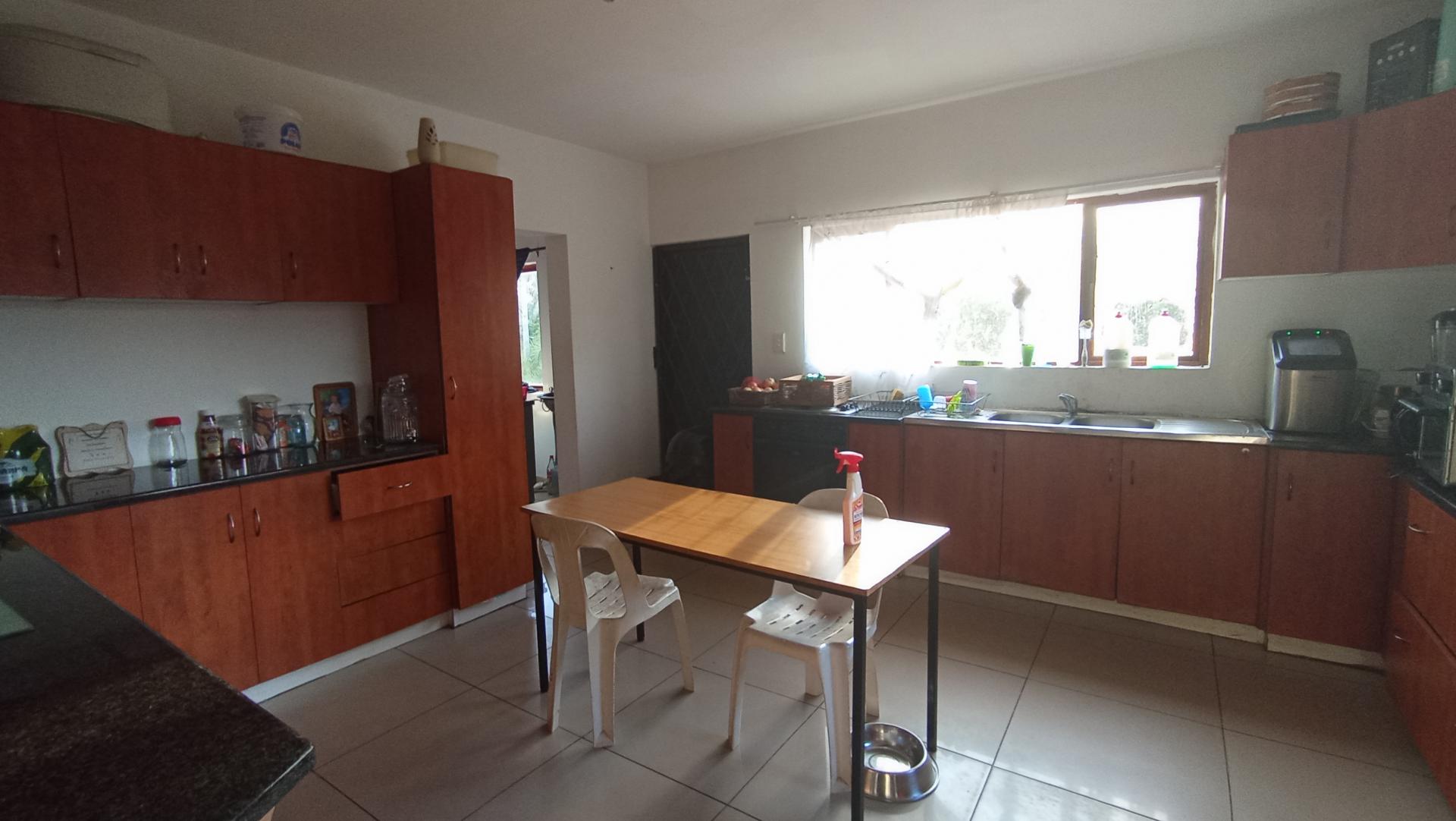 Kitchen - 22 square meters of property in Trafalgar