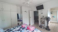 Bed Room 1 - 15 square meters of property in Trafalgar