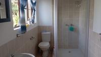 Bathroom 2 - 5 square meters of property in Trafalgar