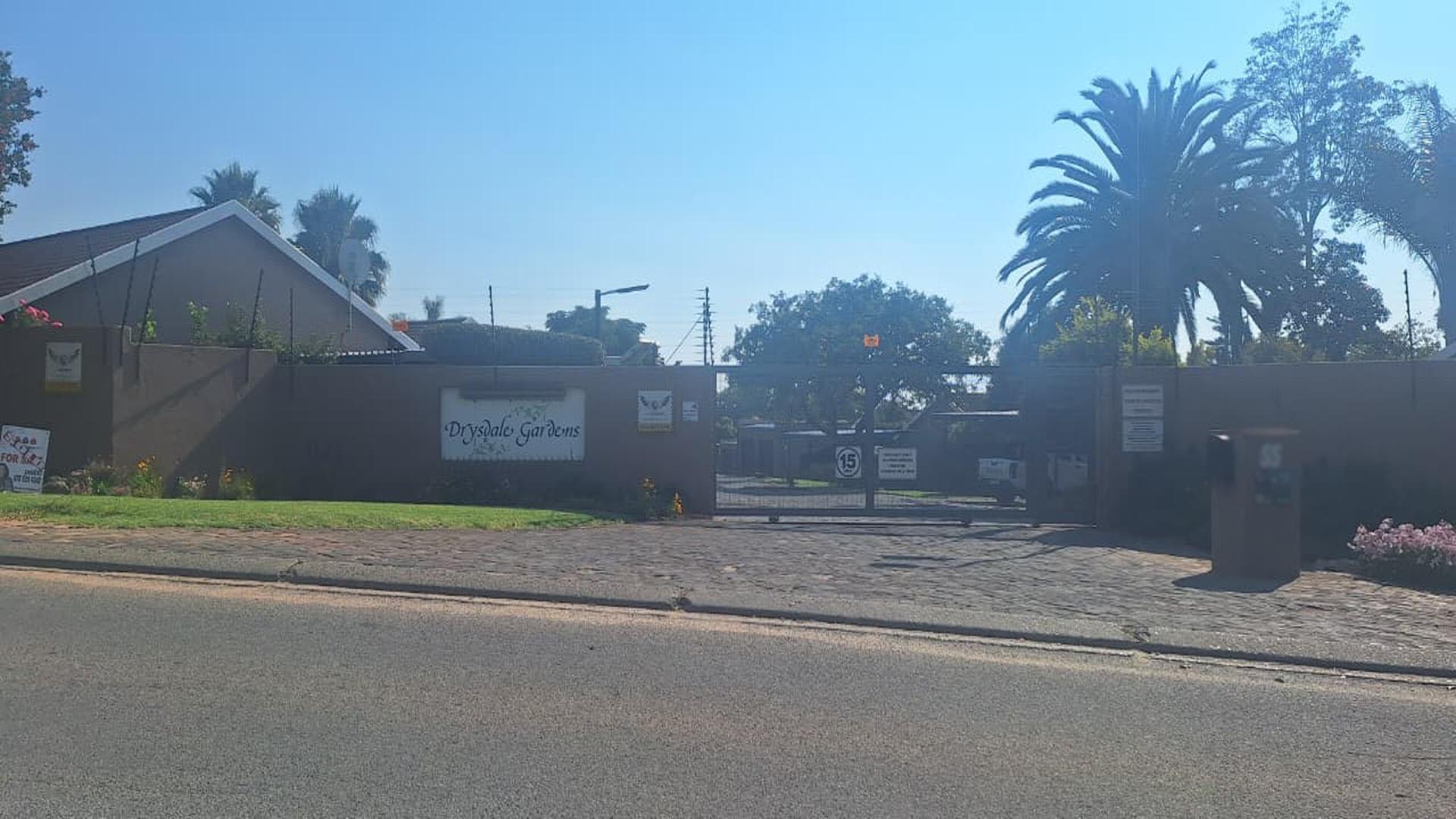 Front View of property in Sundowner