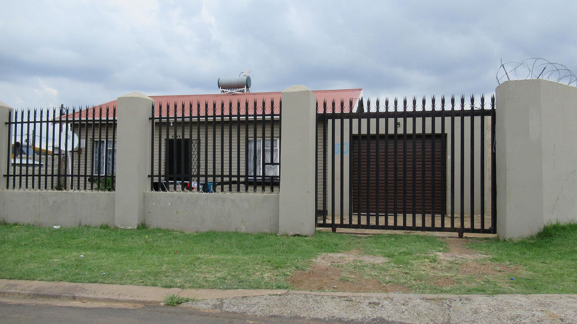 Front View of property in Eldorado Park AH