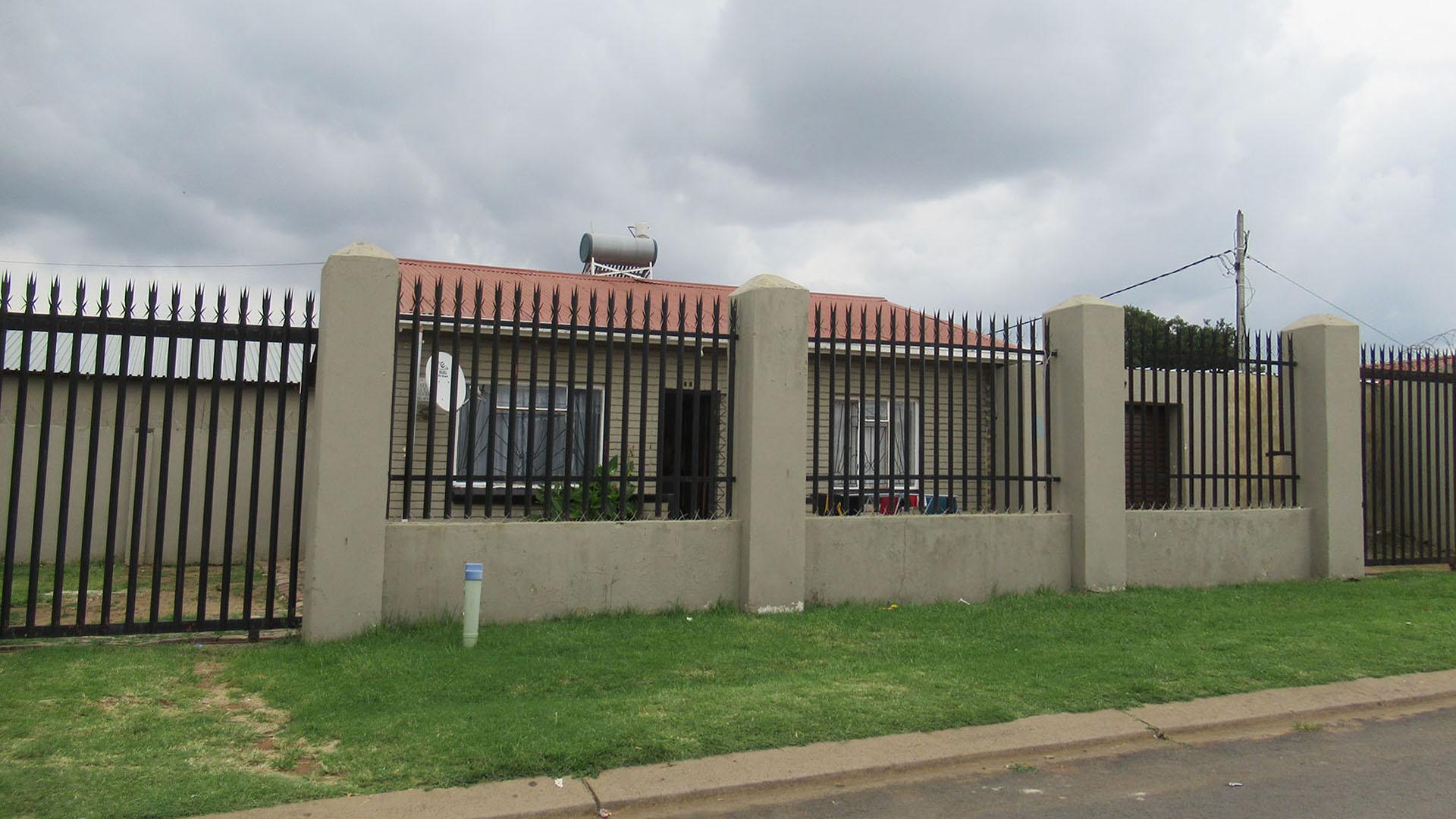 Front View of property in Eldorado Park AH