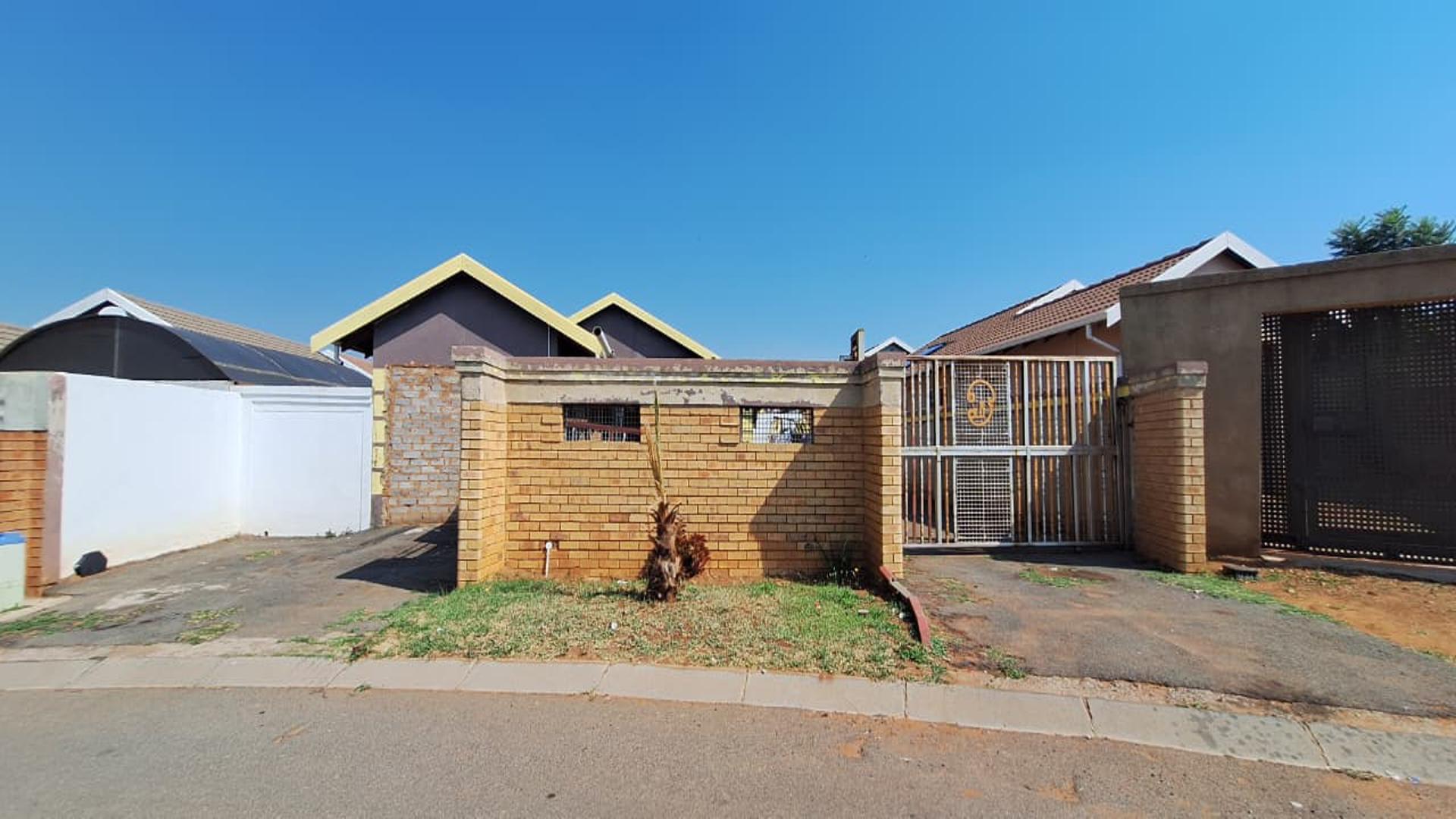 Front View of property in Lenasia South