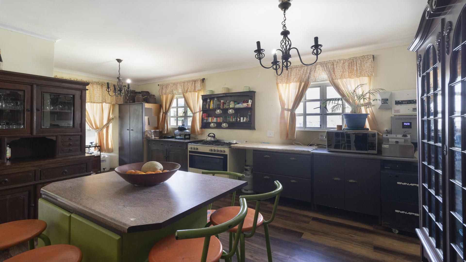 Kitchen of property in East Bank