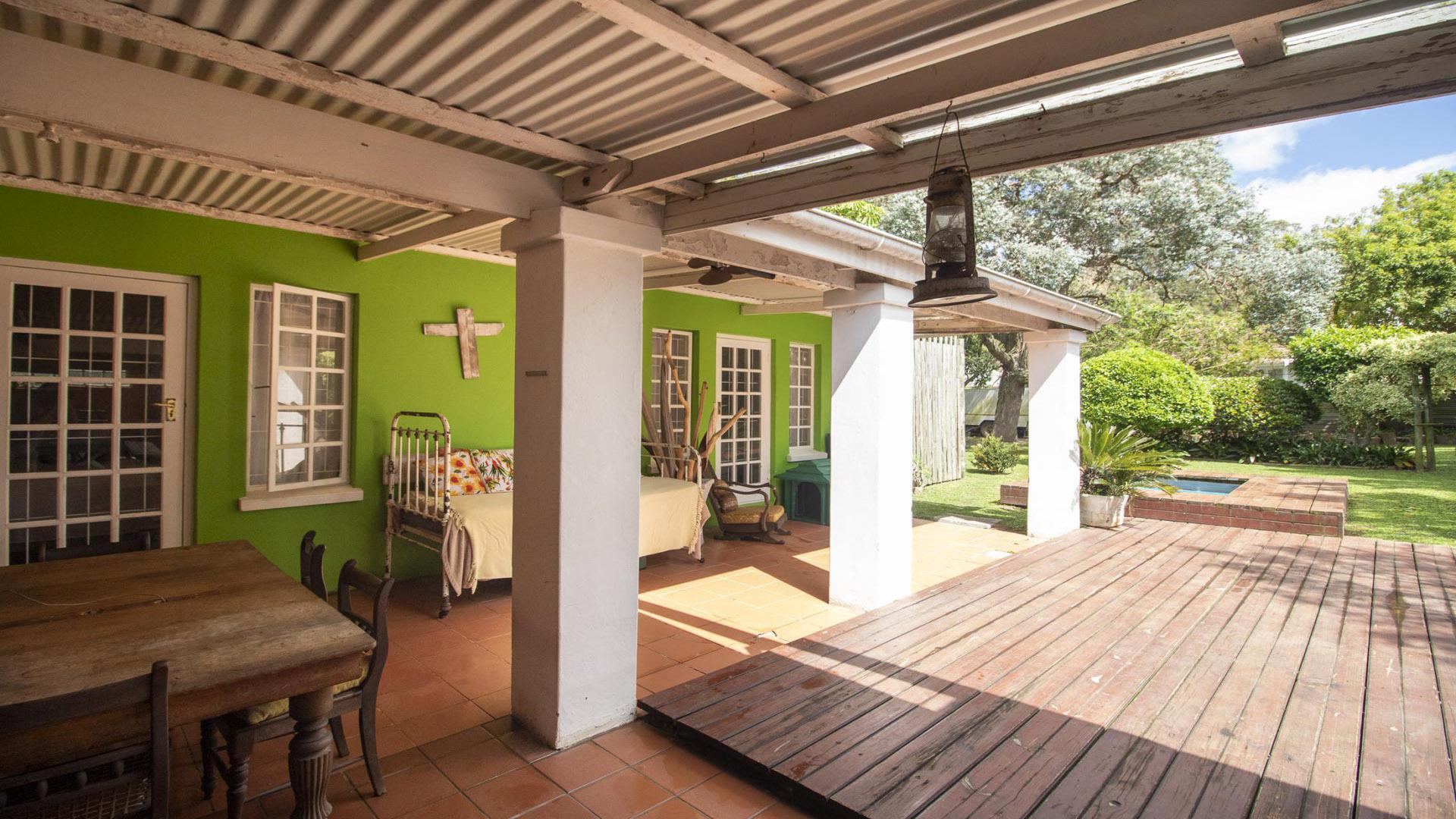 Patio of property in East Bank