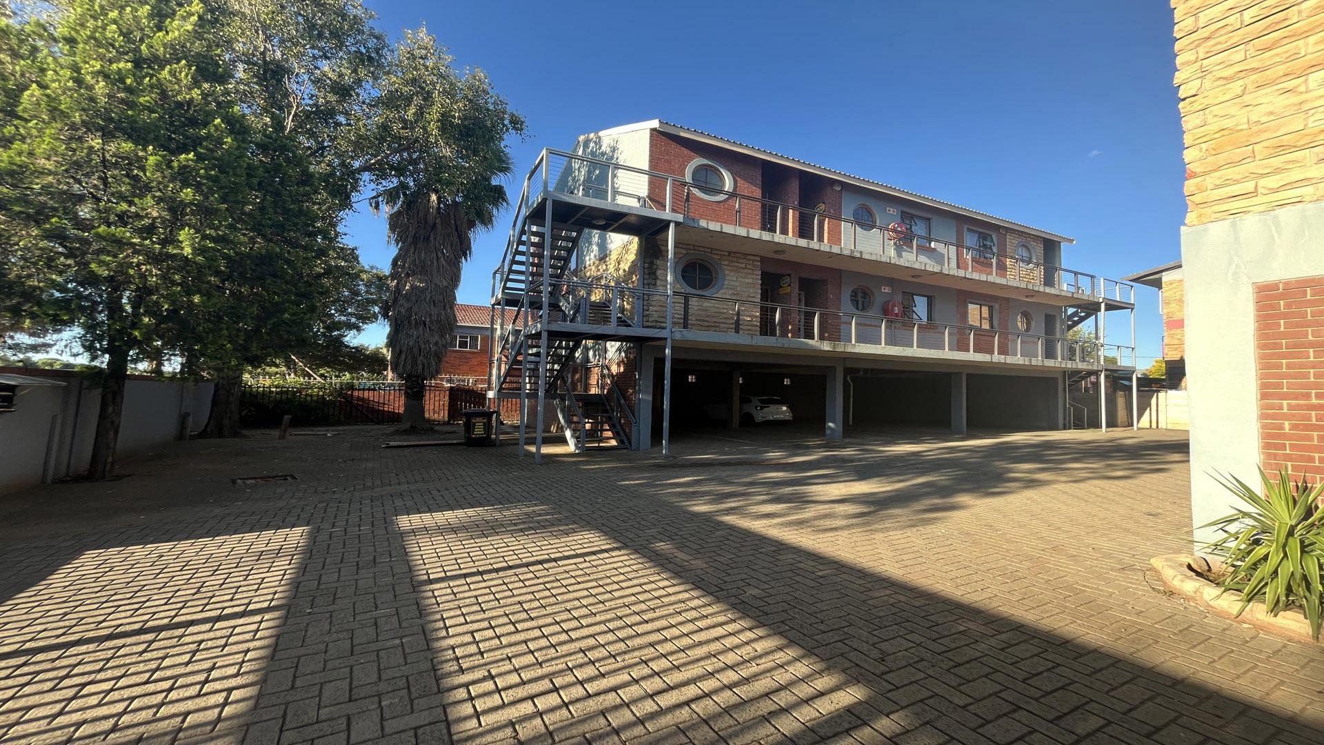 Carport  of property in Willows