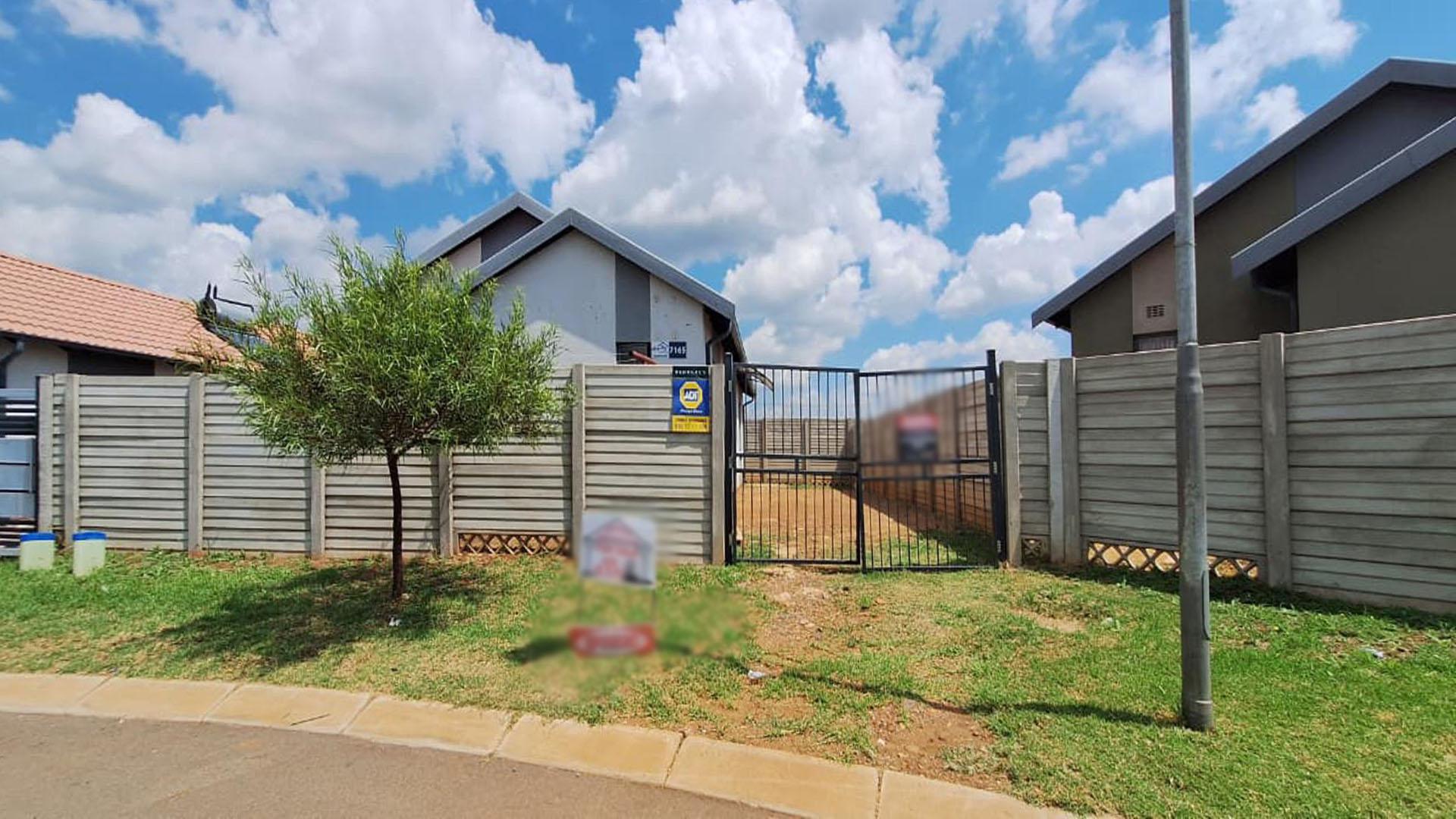 Front View of property in Sky City