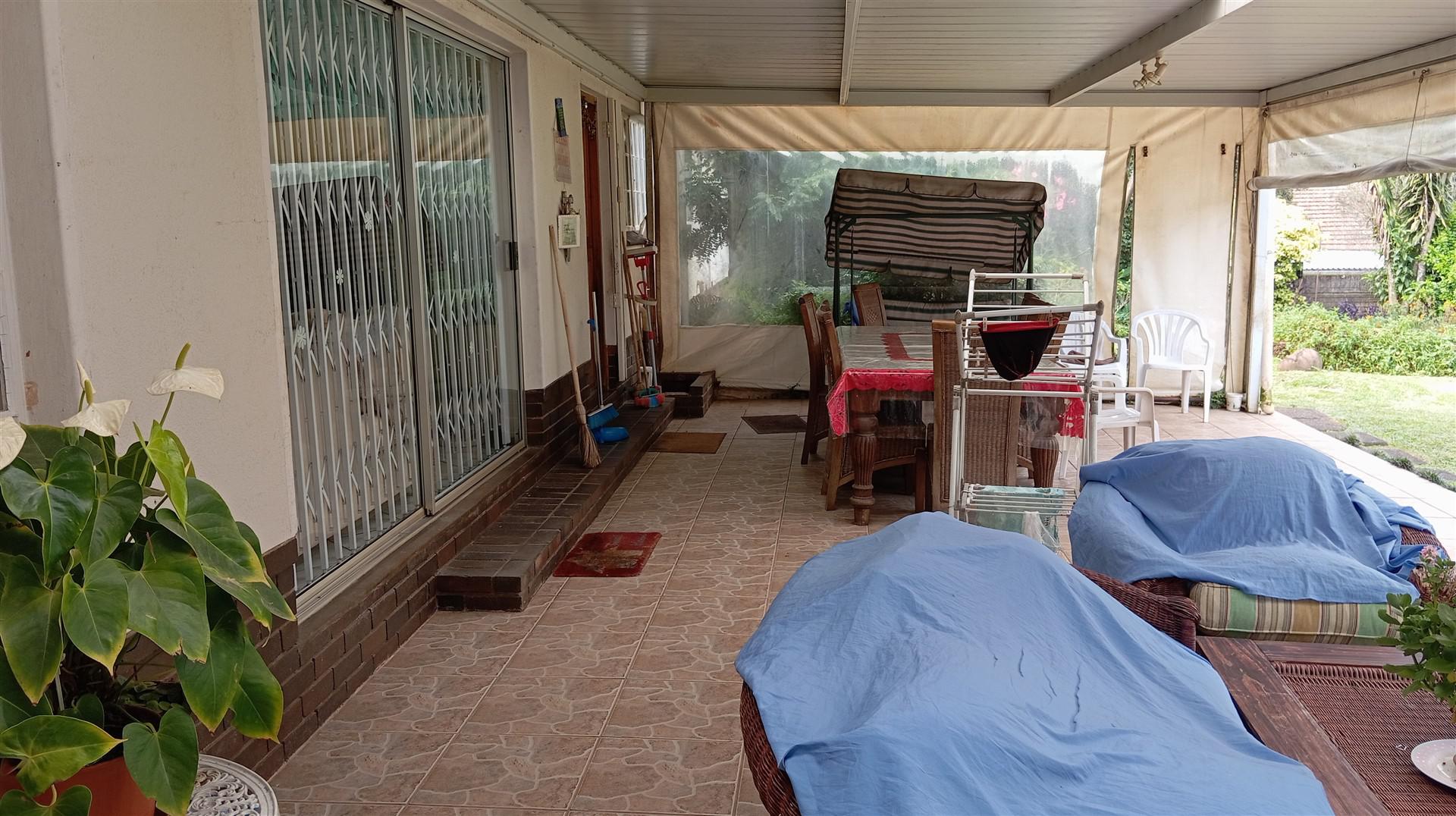 Patio - 57 square meters of property in Ferncliffe