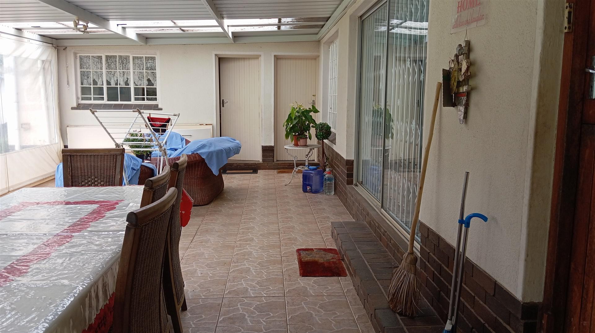 Patio - 57 square meters of property in Ferncliffe