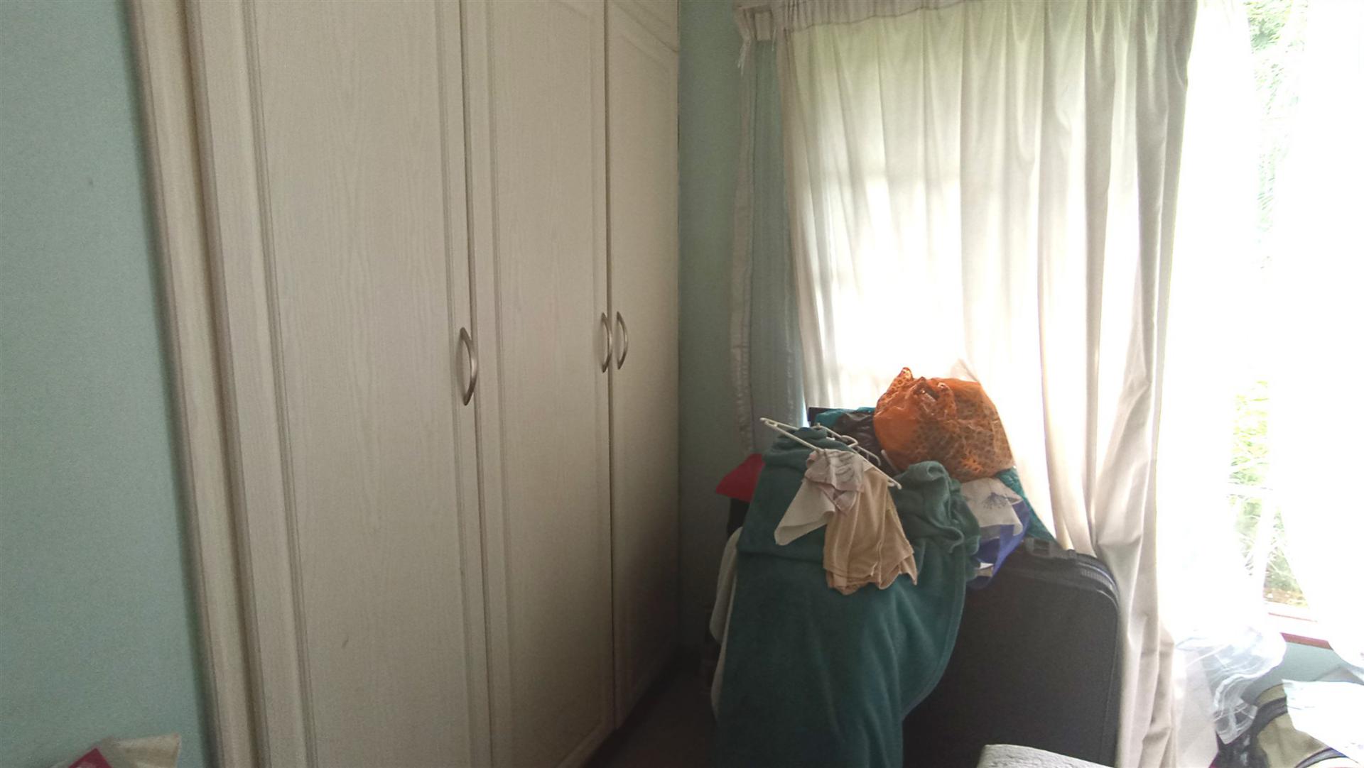 Bed Room 1 - 15 square meters of property in Ferncliffe
