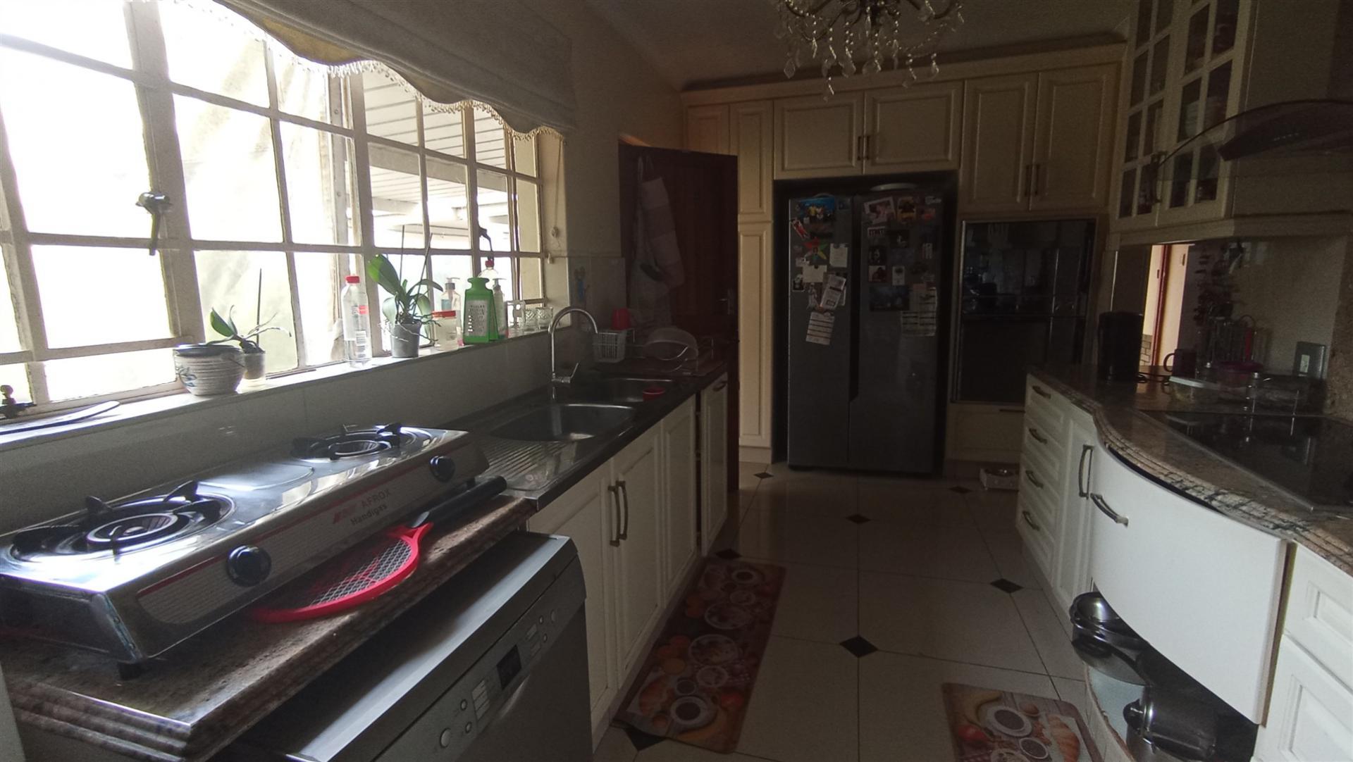 Kitchen - 22 square meters of property in Ferncliffe