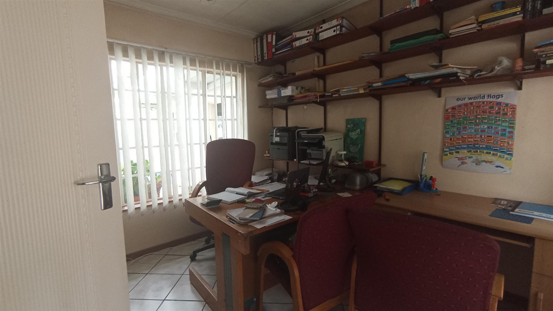 Study - 16 square meters of property in Ferncliffe