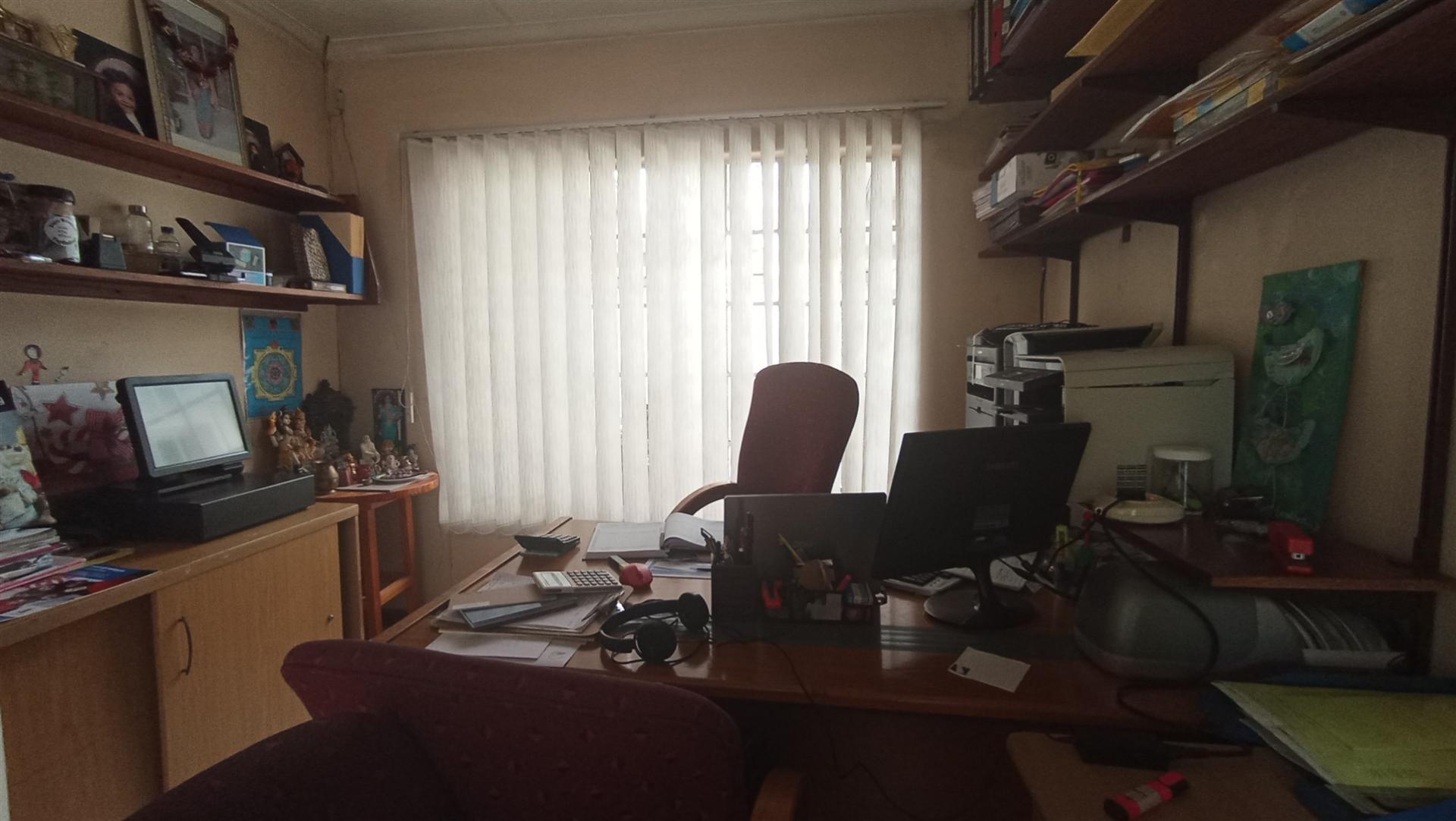 Study - 16 square meters of property in Ferncliffe