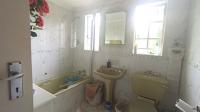 Bathroom 1 - 7 square meters of property in Ferncliffe