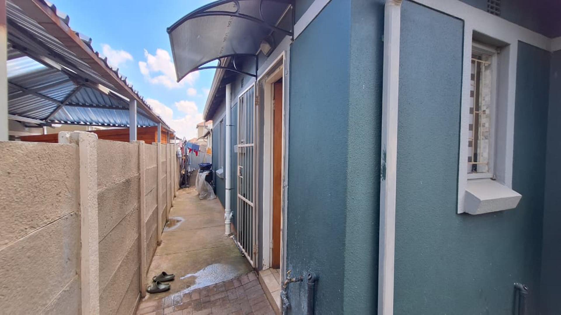 Backyard of property in Albertsdal