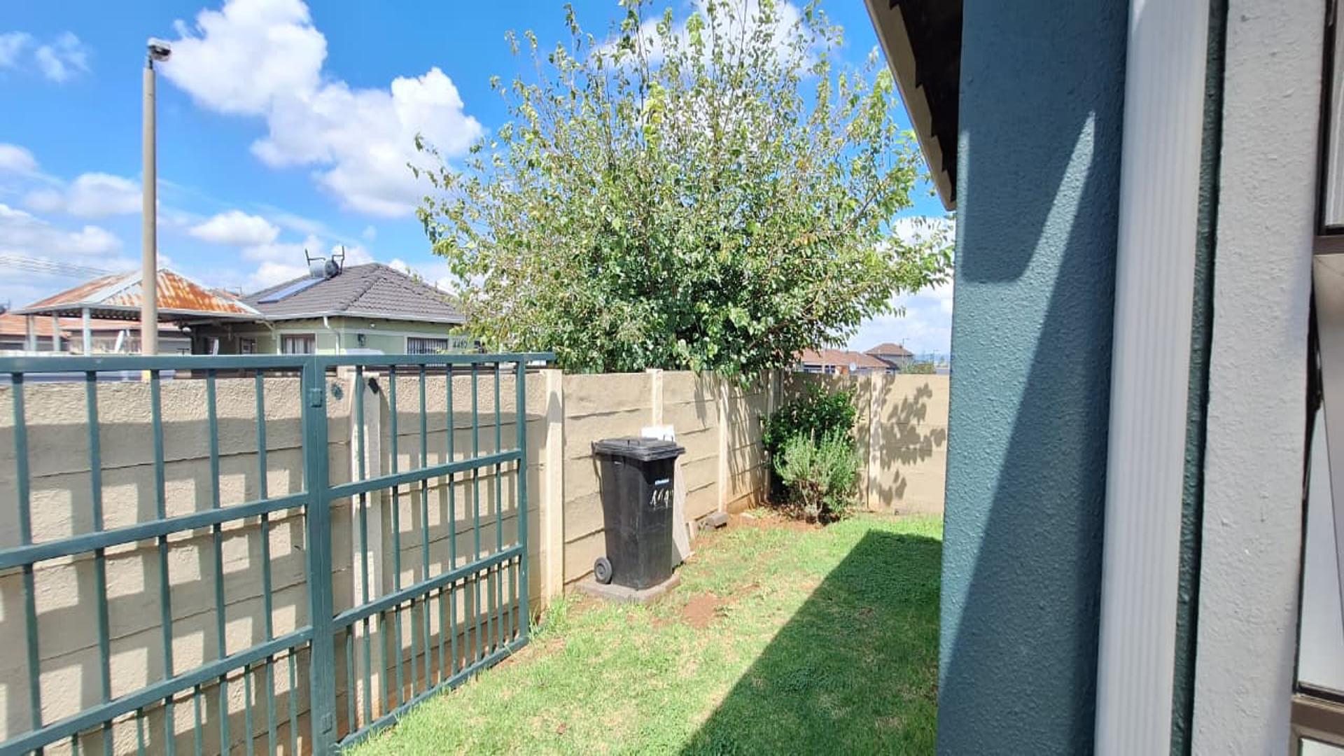 Front View of property in Albertsdal