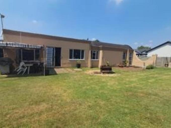 4 Bedroom House for Sale For Sale in Mayberry Park - MR706815