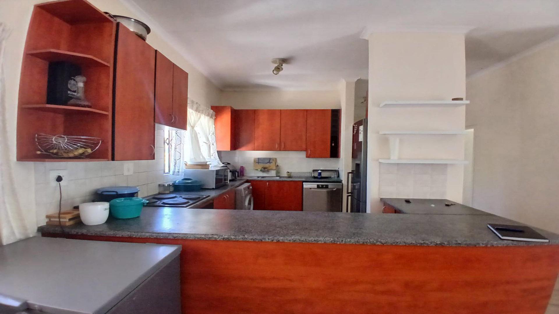 Kitchen - 11 square meters of property in Midrand