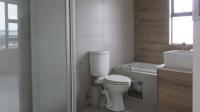 Bathroom 1 - 7 square meters of property in Westlake View