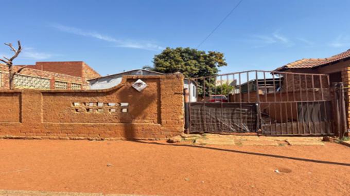 SA Home Loans Sale in Execution 2 Bedroom House for Sale in Toekomsrus - MR706833