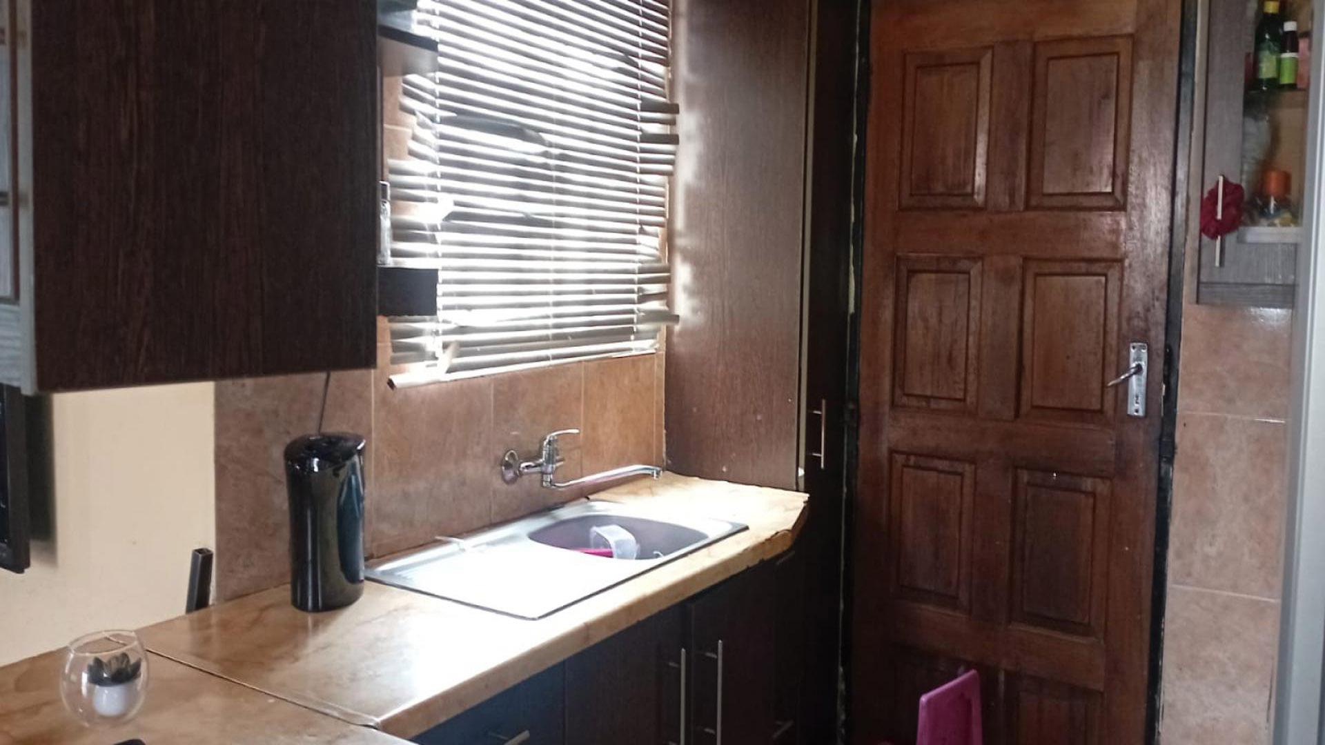 Kitchen of property in Clayville