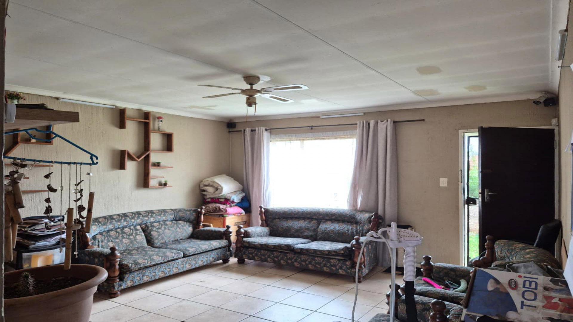 Lounges of property in Georginia