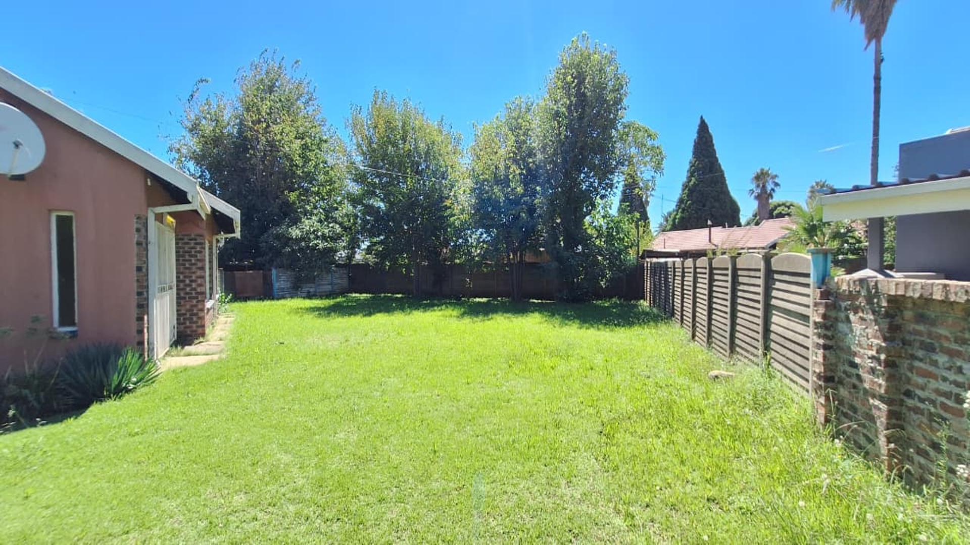Backyard of property in Arcon Park