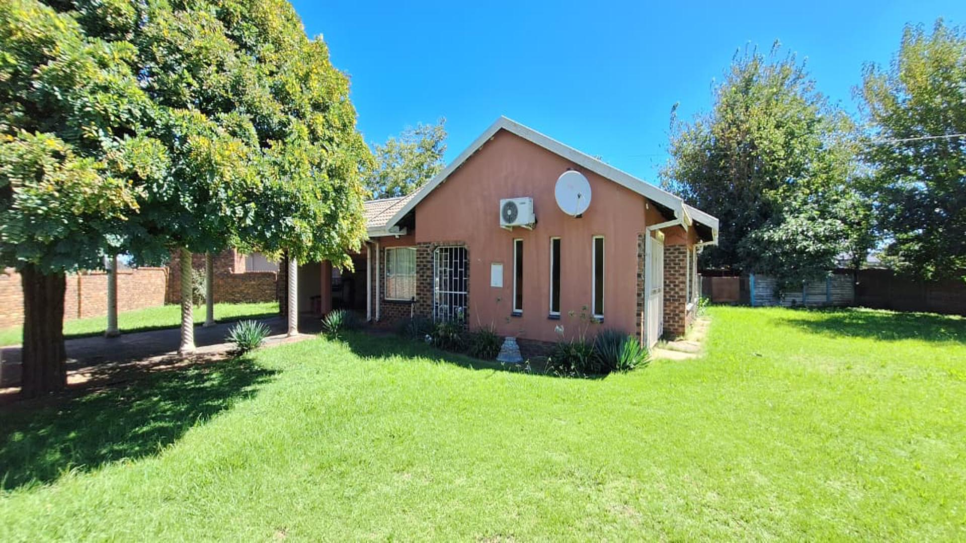 Front View of property in Arcon Park