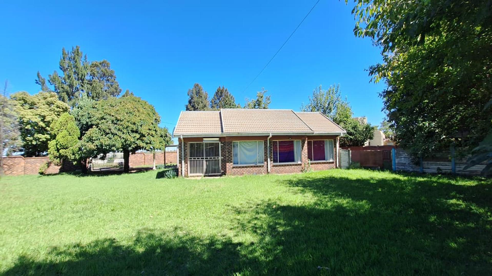 Backyard of property in Arcon Park
